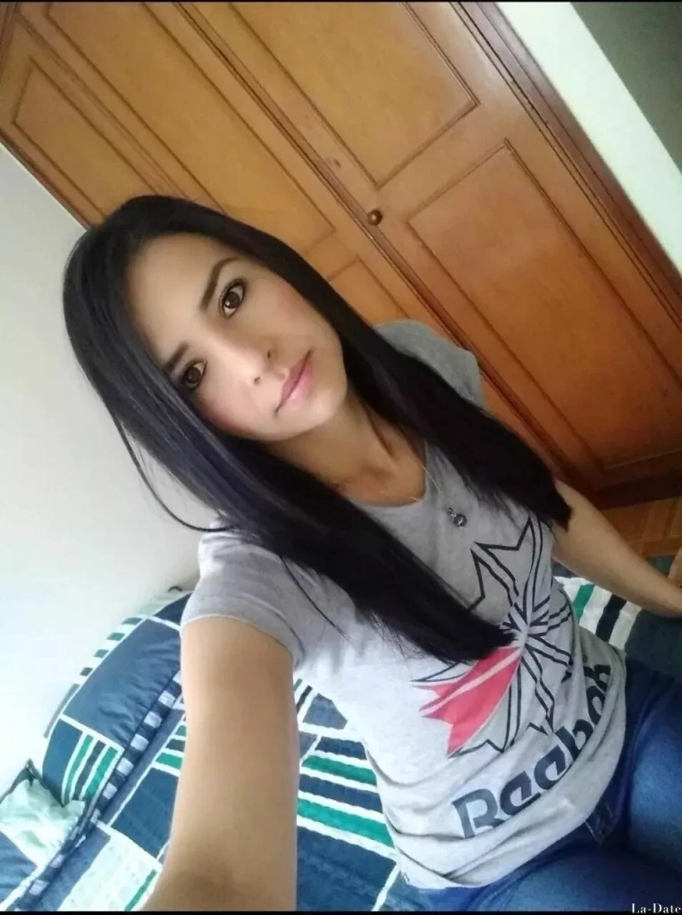 Daniela Profile image 4