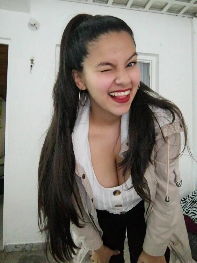 Aury Profile image 2