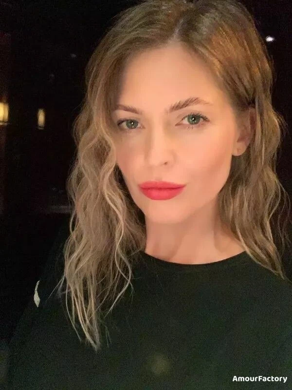 Kristina Profile image 4