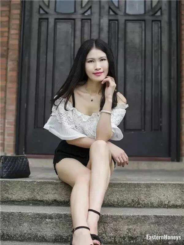 Lily Profile image 4