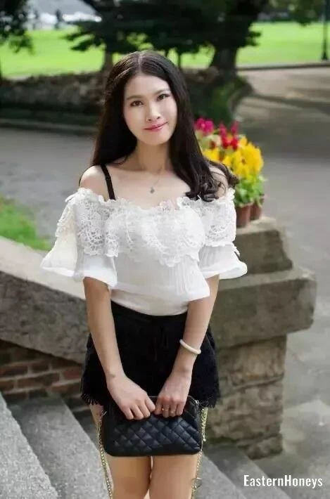 Lily Profile image 2