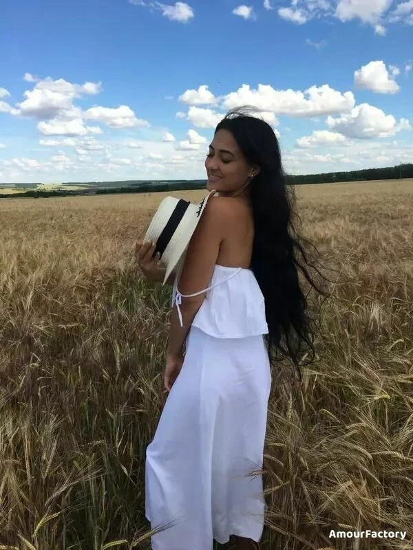 Elena Profile image 4